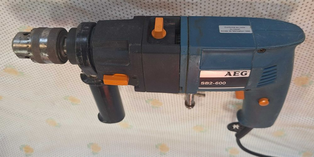 Berbequim Potente AEG