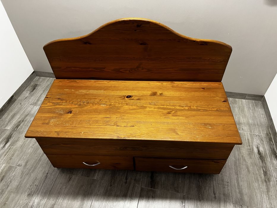 Szafka na obowie i akcesoria.