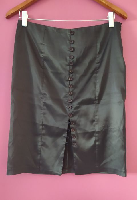 Spódnica z guzikami