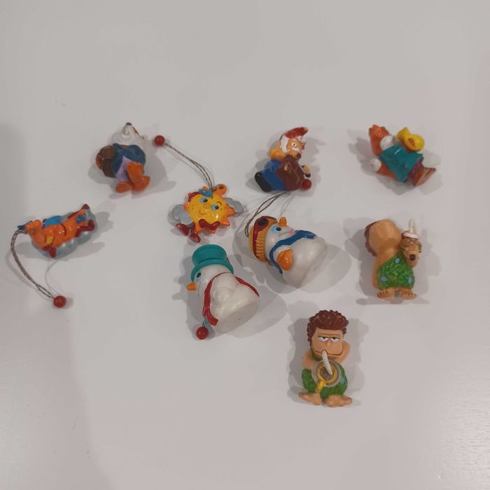 Vários Bonecos em PVC