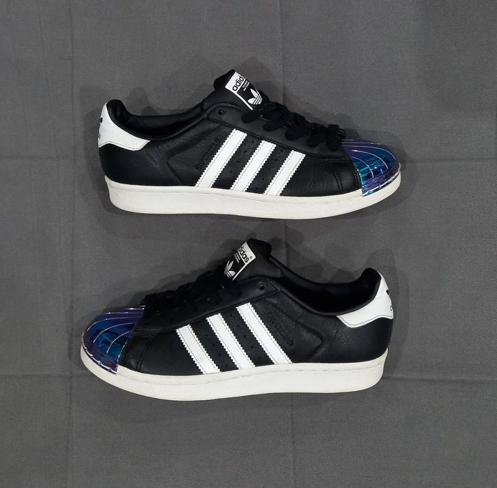 Кросівки унісек Adidas Superstar з металевим носком 38 розмір