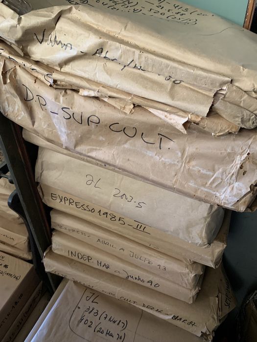 Revista / Jornal  -Mil Folhas suplemento / outras colecos