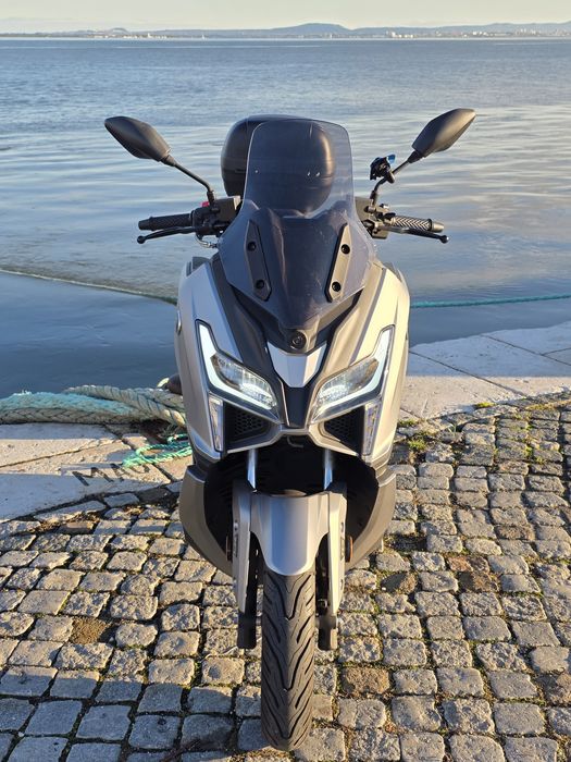 VOGE SR1 125 Como nova