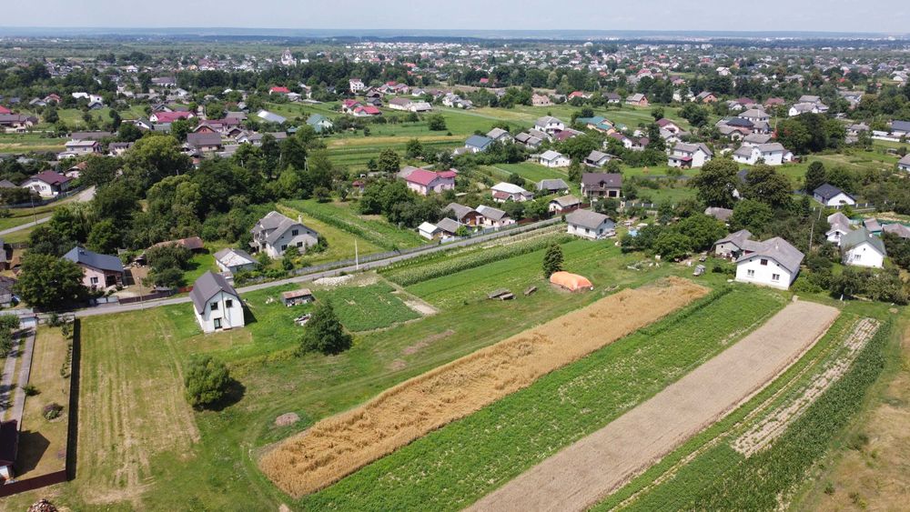 Продаж ділянка 28сот під забудову. Черніїв. Світло. Газ. Вода. Асфальт