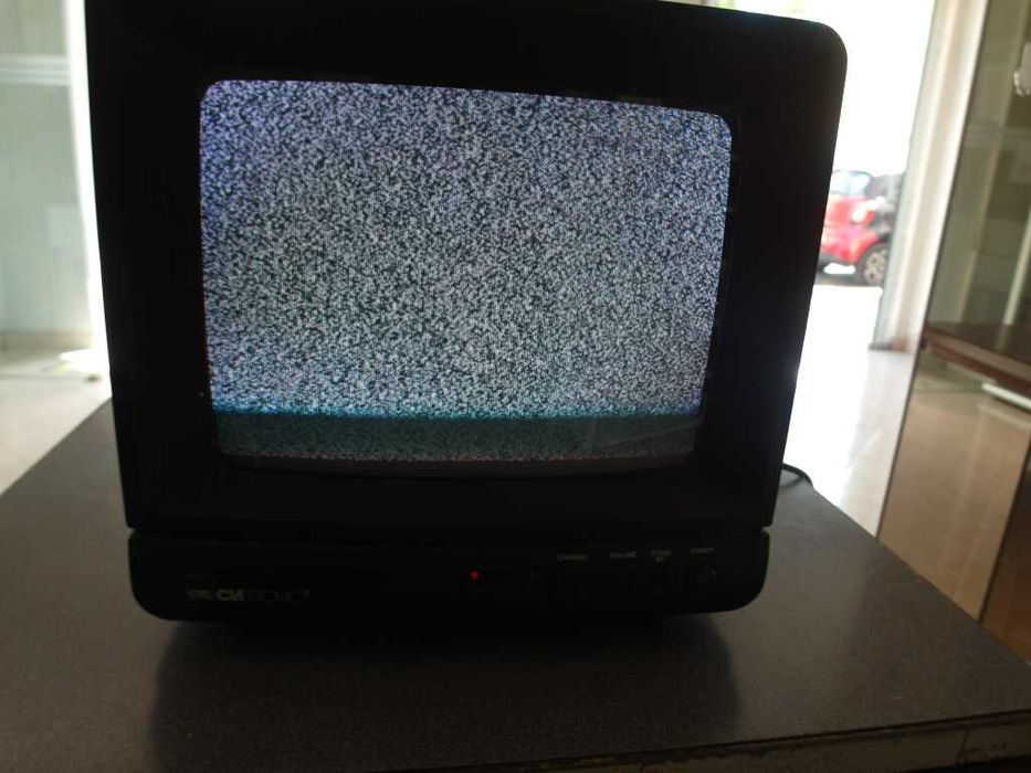TV 10" Clatronic Cores Vintage c/comando