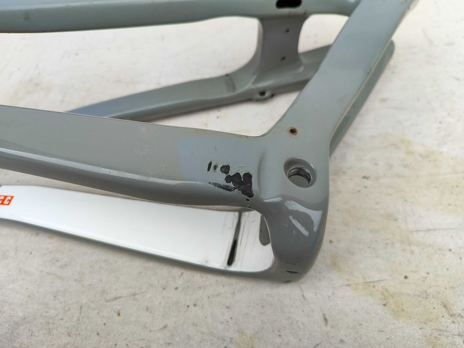 wahacz do ramy SANTA CRUZ V10 CC carbon 29er rocznik 2019