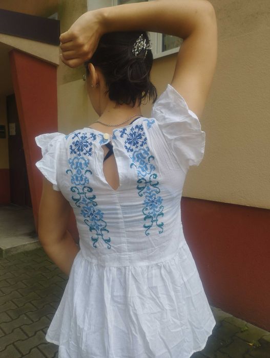 Damska koszula haftowana M-ka wykonana ręcznie ze 100% bawewna