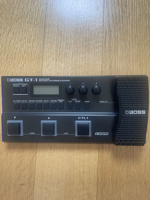 Pedaleira boss gt1 como nova