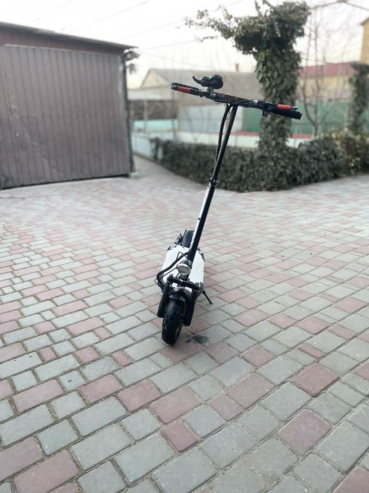 Продам електросамокат