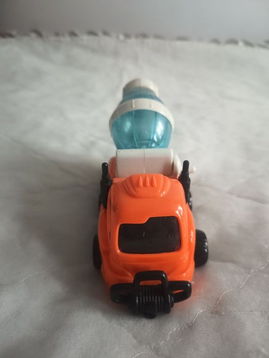 Betoniarka pomarańczowa