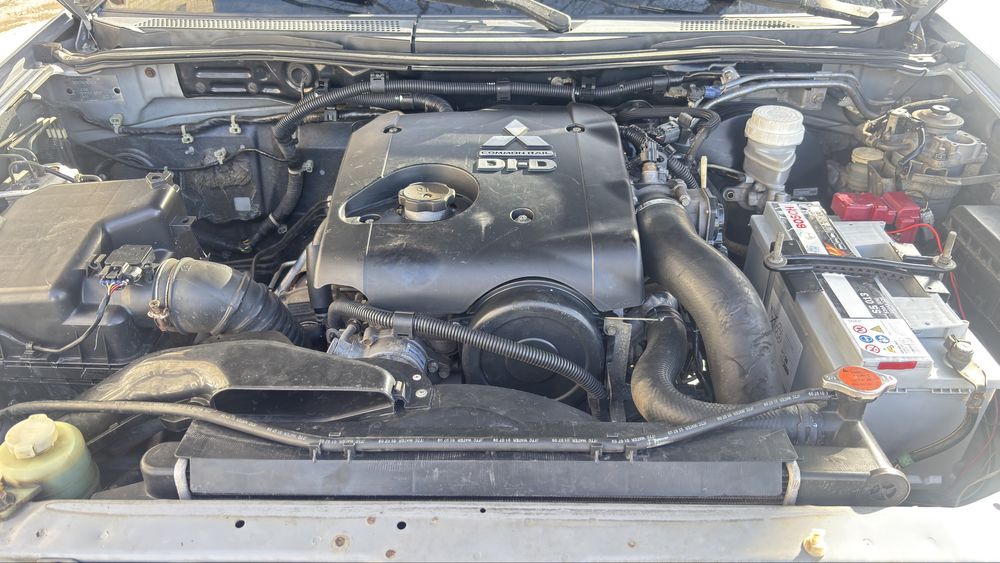 Mitsubishi L200 2010 рік