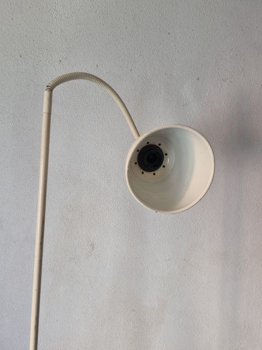 Candeeiro de Pé Antigo para Restaurar