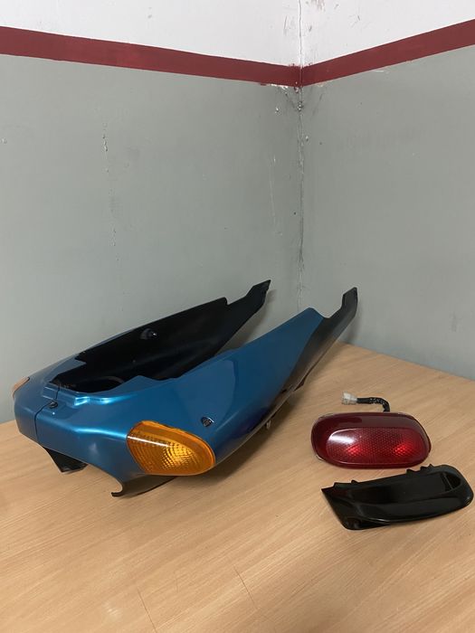 Kawasaki ZZR 1100 Zadupek owiewka prawa lewa kierunkowskazy  90/0