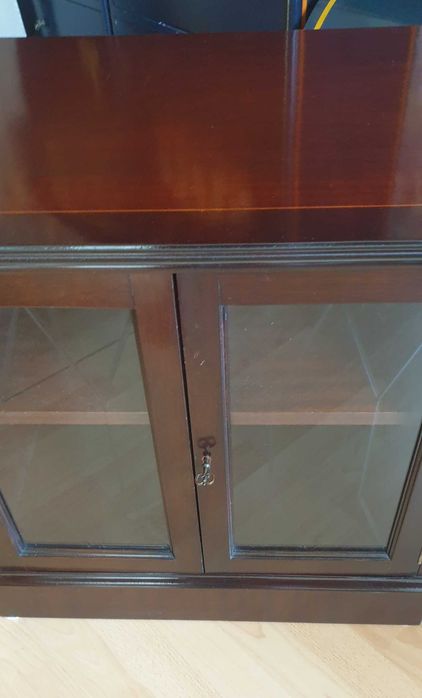 Stylowa szafka TV z mahoniu sprowadzona z Anglii