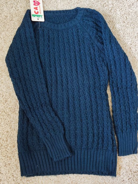 В'язаний джемпер з красивими візерунком S/M.