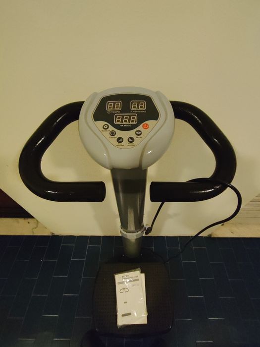 Máquina de exercício - placa vibratória64740832355843122