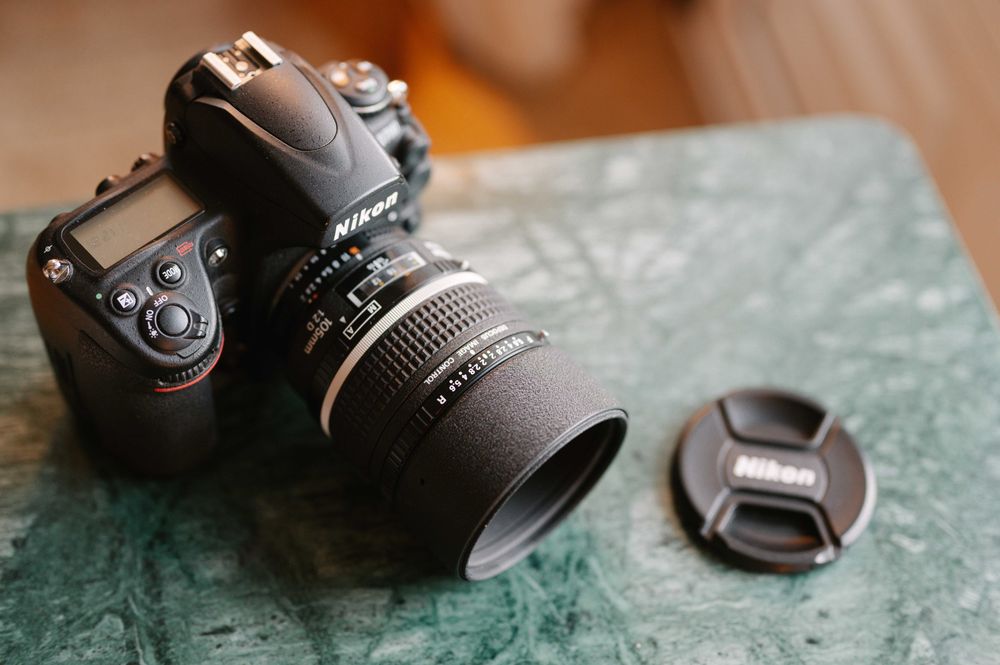 Nikon AF DC-Nikkor 105mm f/2.0 Defocus Control