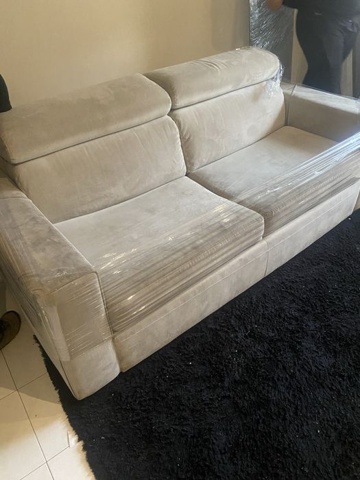 Sofá 3 Lugares em Cama
