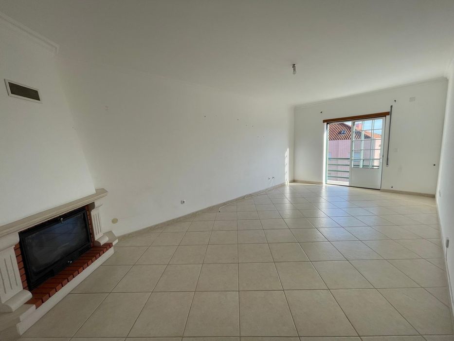 T3 com 2 Varandas, Garagem , perto da  estação Comboio