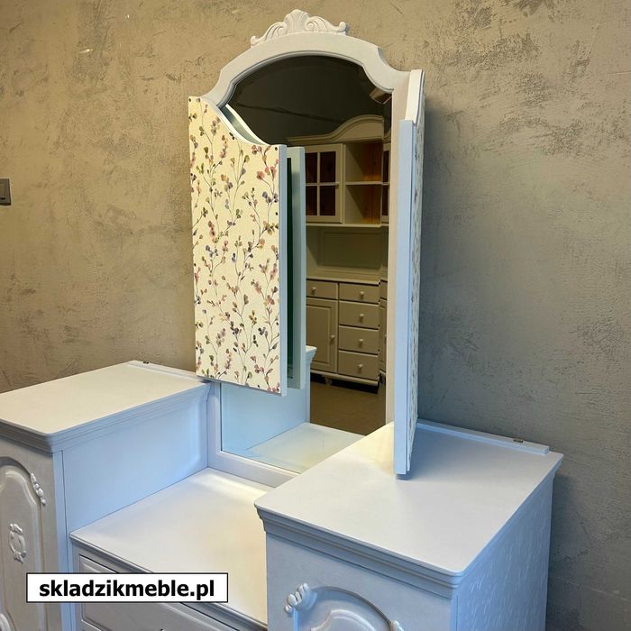 220325 Błękitna toaletka po metamorfozie