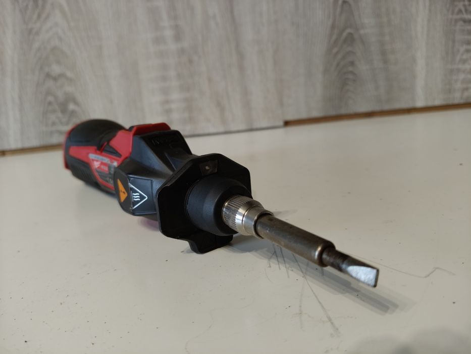 Lutownica  akumulatorowa Milwaukee M12  SI 12v