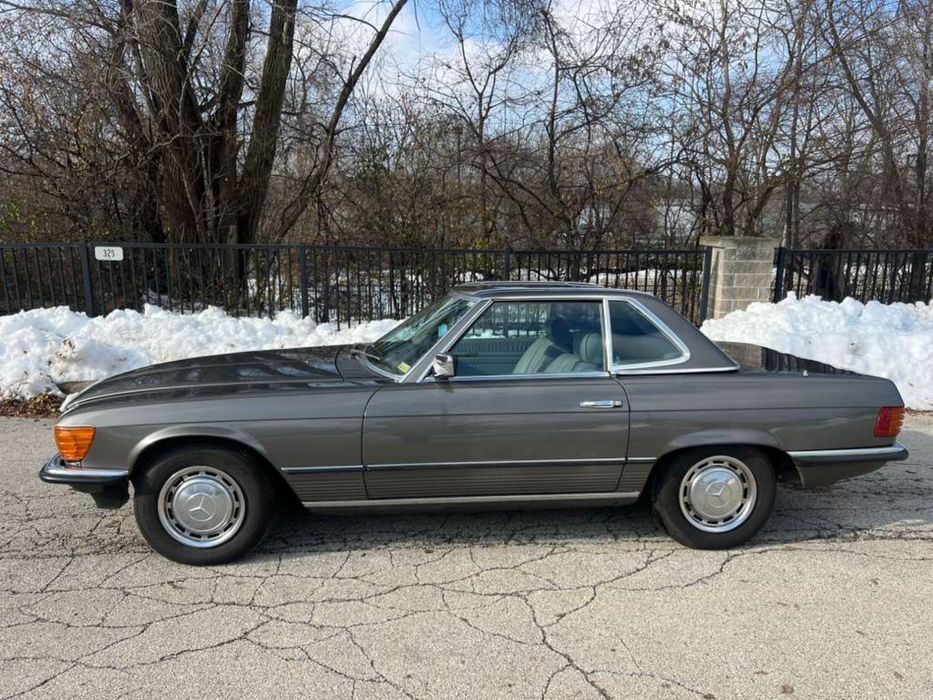 Piękny Mercedes 380 SL w107