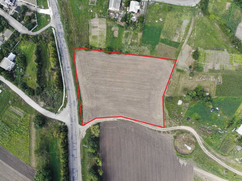 Фасадна комерційна ділянка на трасі Р-33 в Ладижині (Вінницька область)