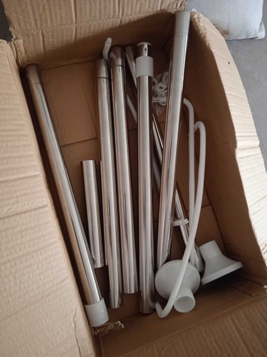 A menos de metade do preço em loja. Prateleira extensível para duche