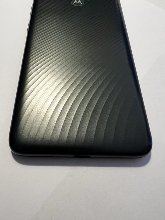 Smartfon Motorola Moto E40 4/64GB | Ekran 90Hz | Bateria 5000 mAh | Stan Bardzo dobry