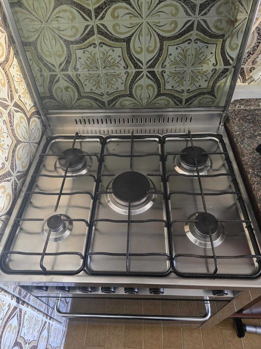 Fogão a Gás com forno elétrico usado