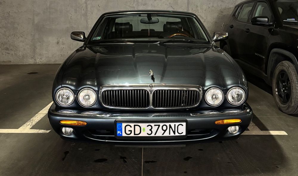 Jaguar XJ