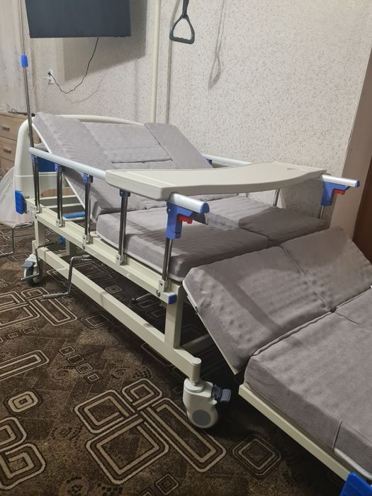 Механічне медичне ліжко