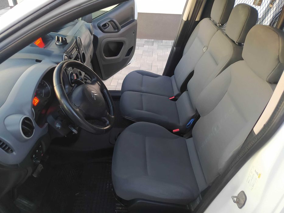 2013 rok. AUTOMAT- 6 biegów. KLIMA. 3 osobwy. HAK