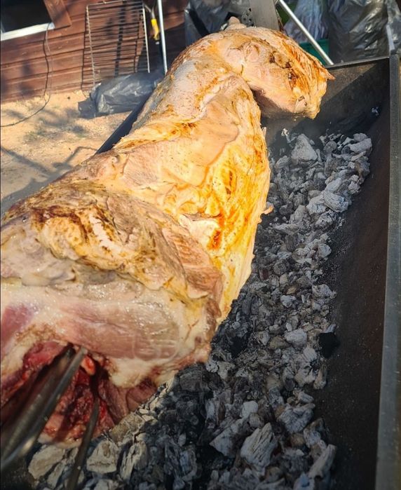 Porco no espeto , Cataplanas, Grelhada mistas,Paelha mariscos, Paelha