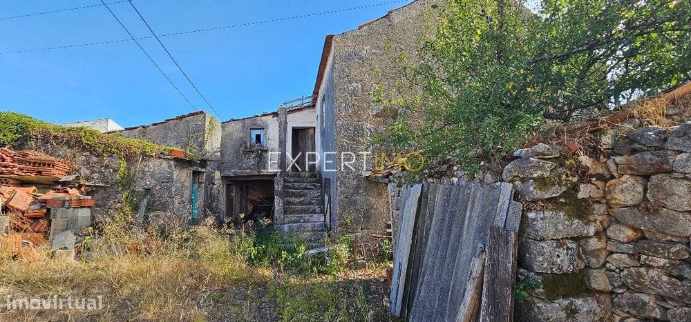 Casa em pedra para restaurar no concelho de Pombal