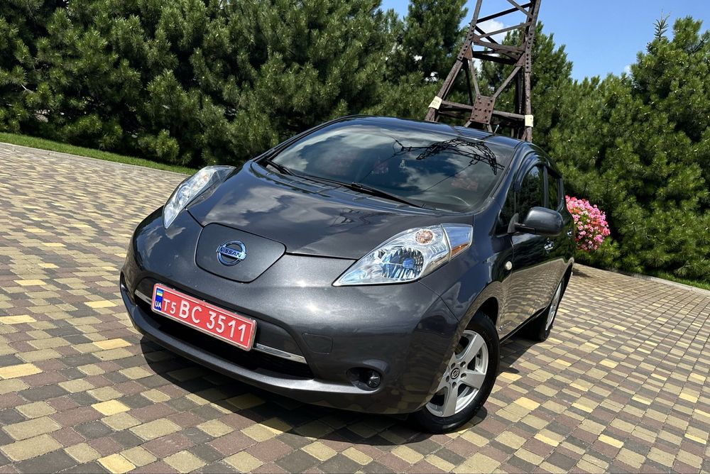 Nissan Leaf продається електромобіль Нісан Ліф в дуже хорошому стані, чистий , доглянутий , без технічних вкладень