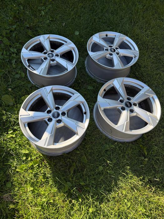 Оригінальні диски Audi R18 5x112