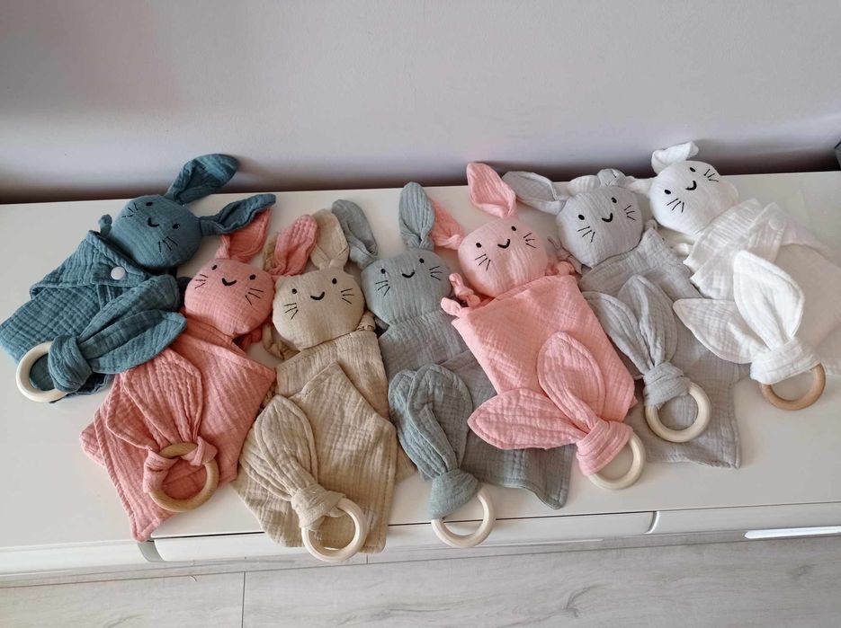 Zestaw prezent pieluszka muślinowa gryzak śliniaczek baby shower