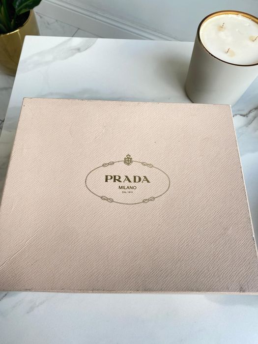 Buty na obcasie i platformie Prada