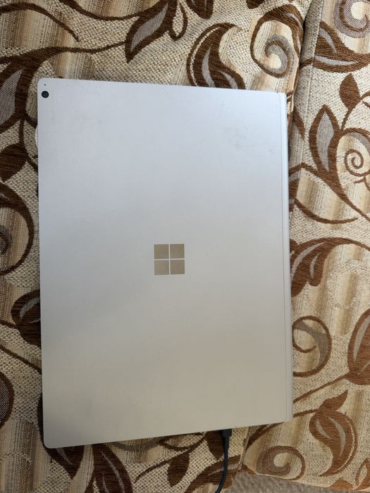 Surface Book 2 15” i7 16/256GB GTX 1060 6GB Win11 – pęknięty dotyk(dziala)