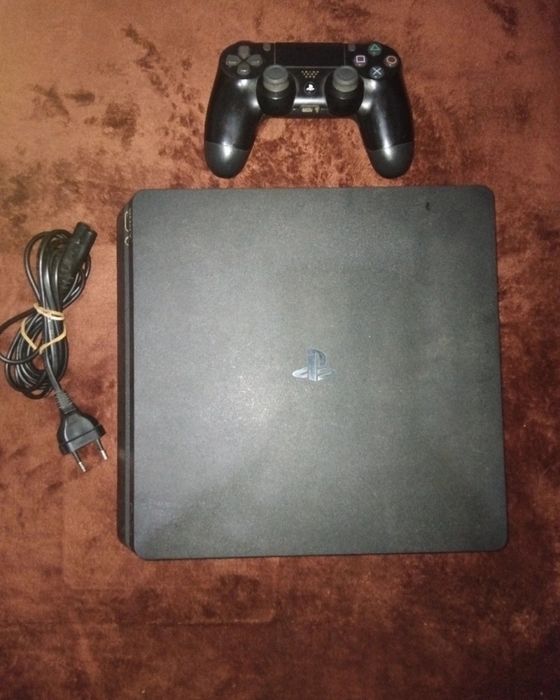 Playstation 4 slim