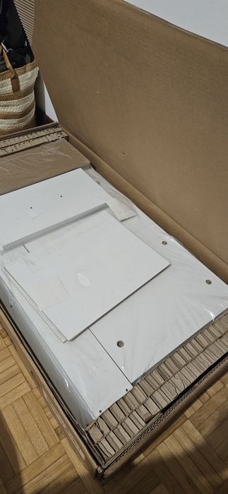 Cabeceira de cama branca