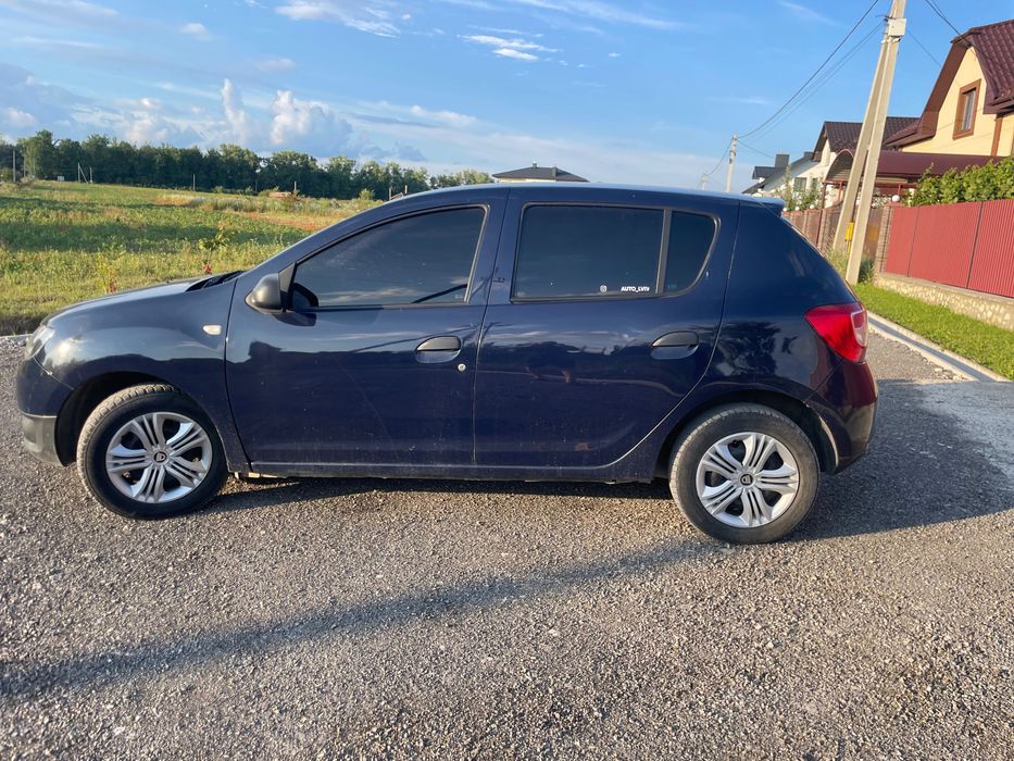 Автомобіль Dacia Sandero