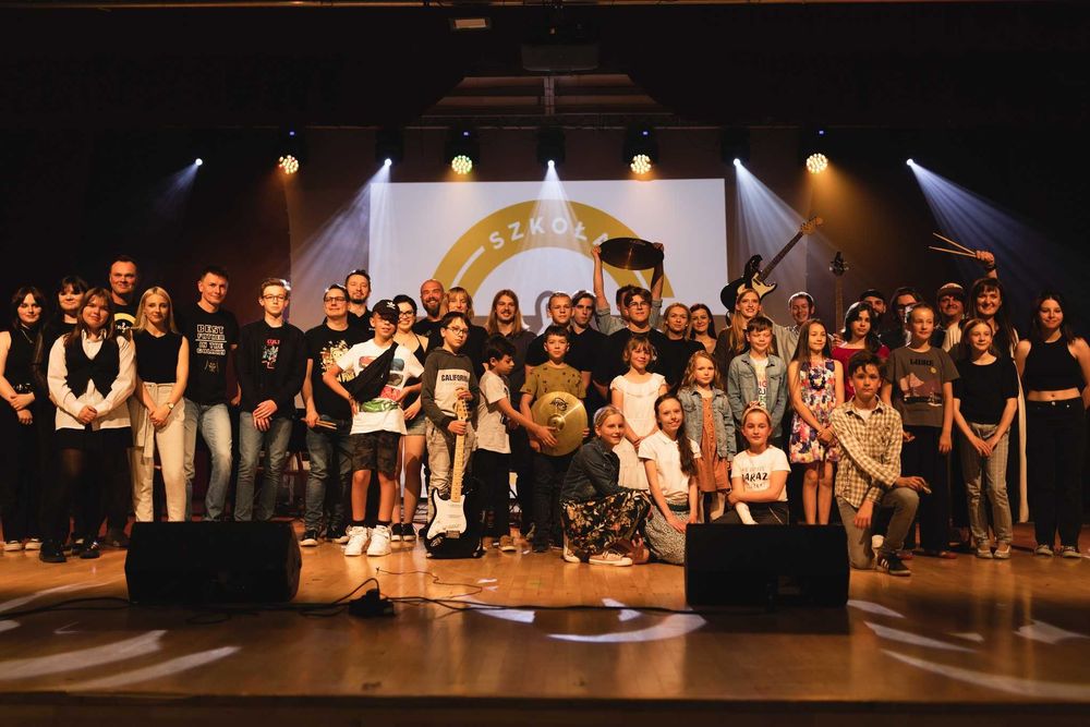 Szkoła muzyczna Knurów – gitara, pianino, akordeon, perkusja, śpiew