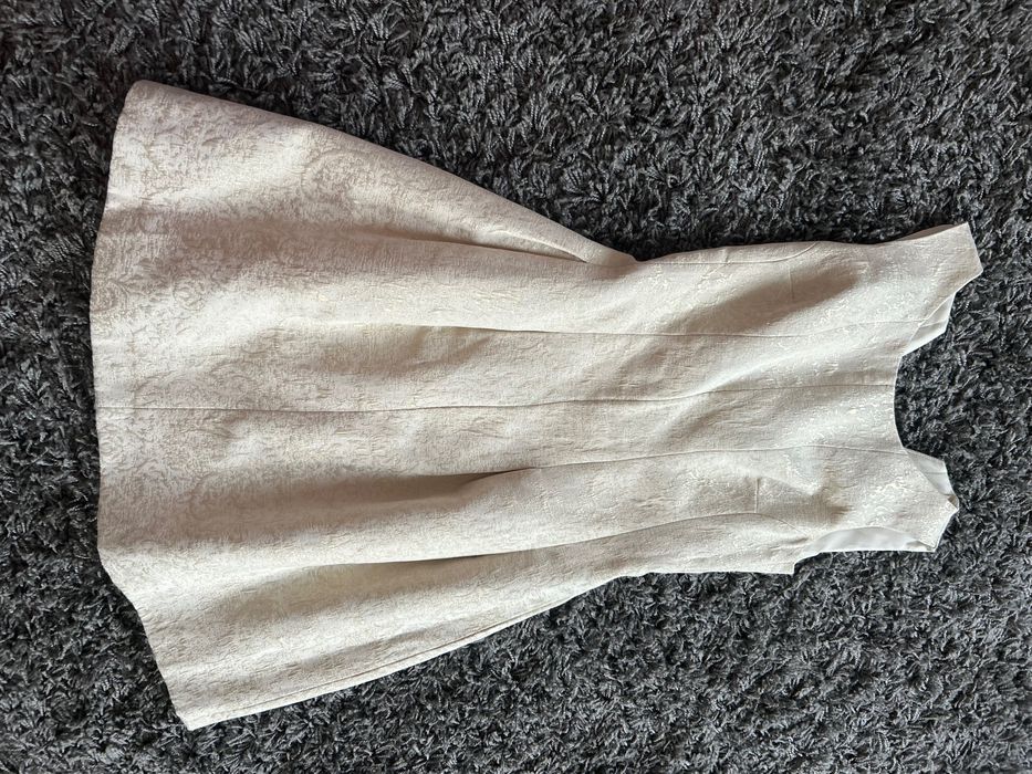 Плаття білого кольору