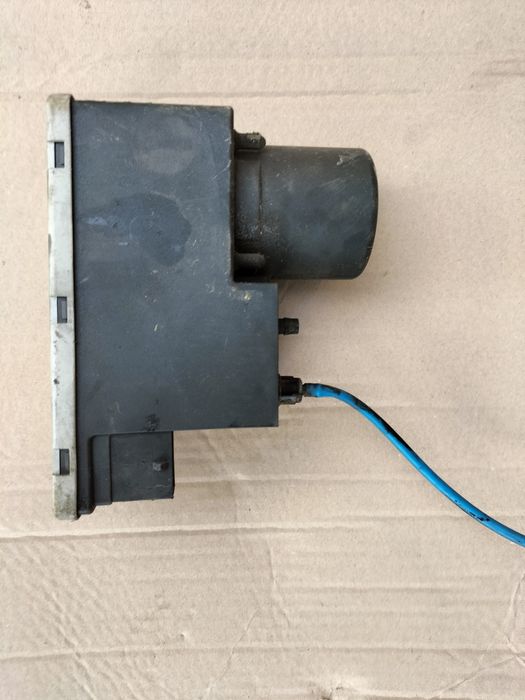 Pompka centralnego zamka Audi A4 B5