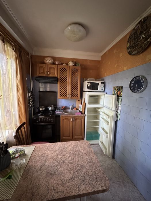 Чернігівська  2-к Лісовий проспект 6