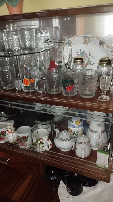 Stare meble Kredens i Biblioteka-witryna PRL