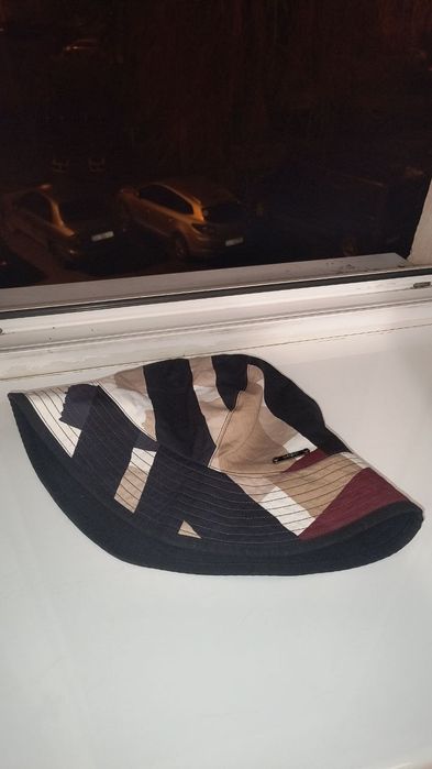 Продам оригінальну панаму BURBERRY