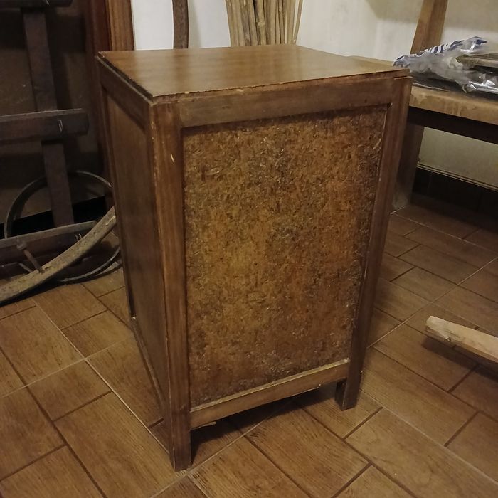 Mesinha de cabeceira